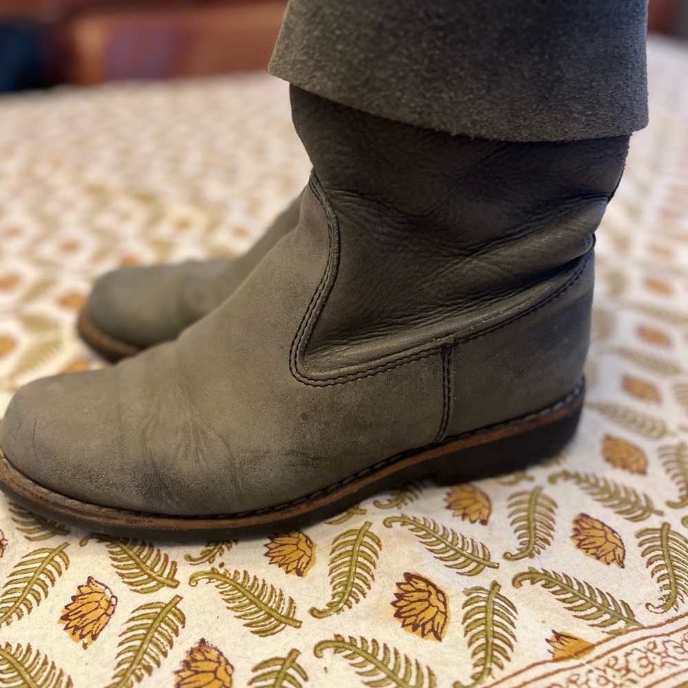 Roots Genuine Leather Women's Boots